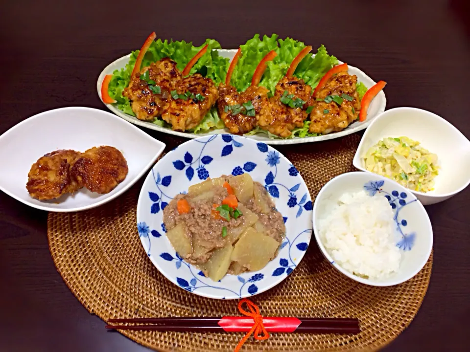 鶏つくね、大根とひき肉の煮物、大根もち、白菜サラダ|maikaさん