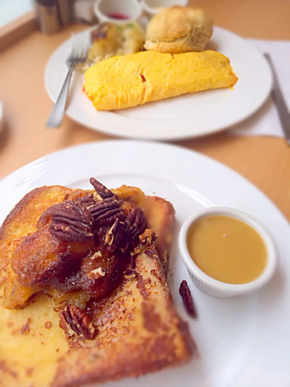 Brioche French Toast, caramelized bananas, roast pecans & warm maple butter|Shanel Catastiさん