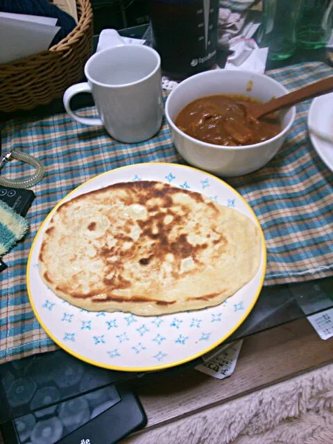 チキンカレーとナン|いもこさん