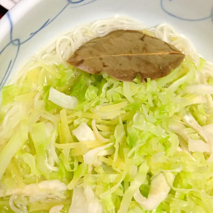 キャベツとしょうがの即席にゅうめん|みーめさん