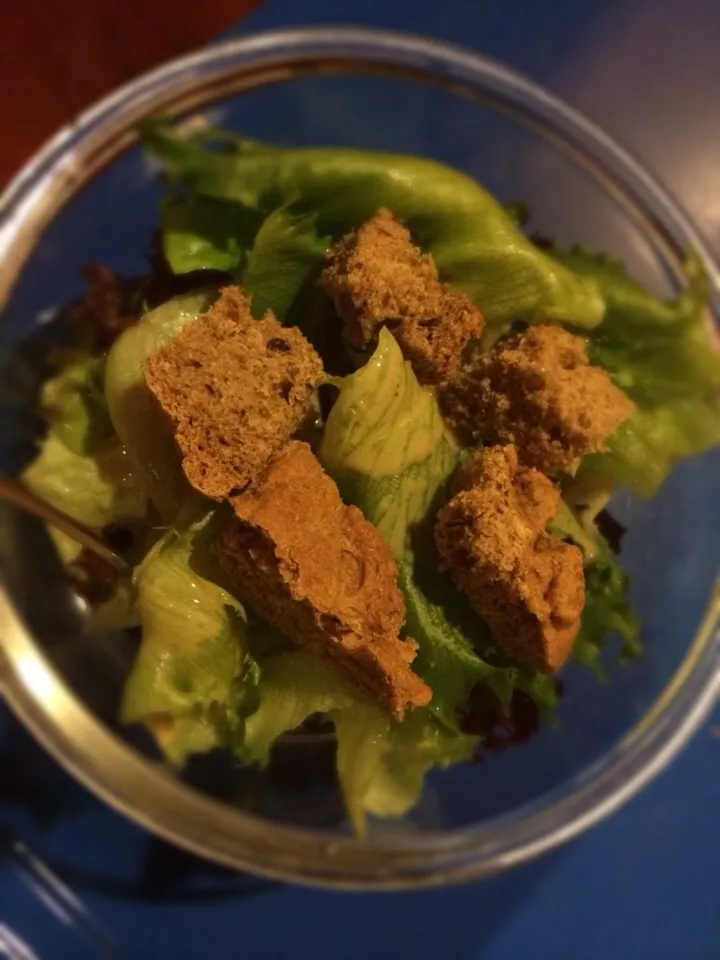 Snapdishの料理写真:Healthy Wholewheat Bread on Salad|JJさん