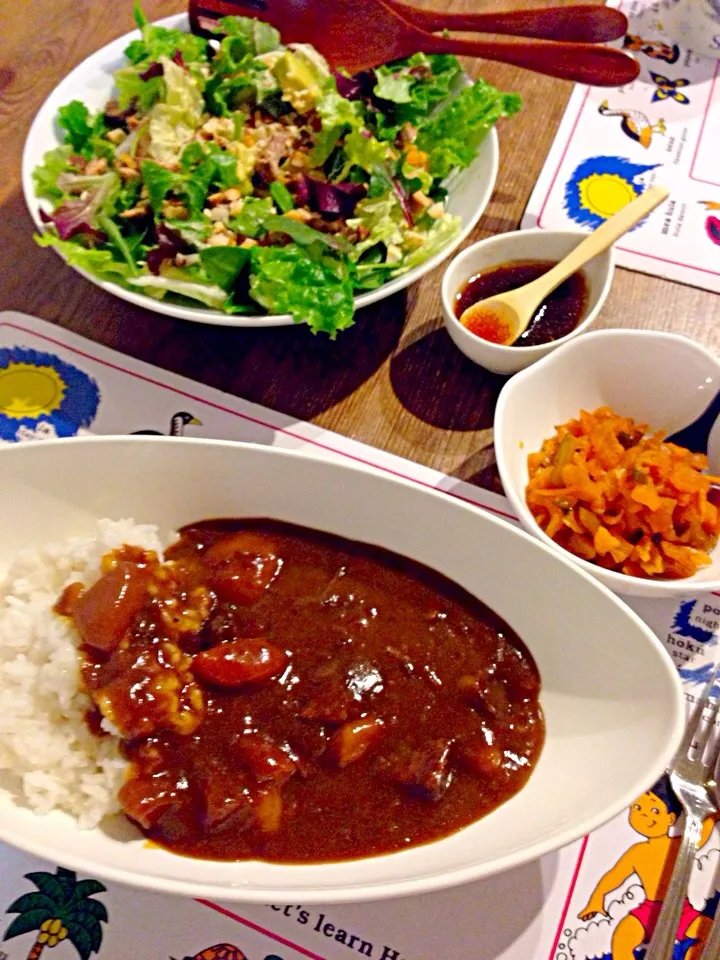 ビーフカレー🍛残り物チャーシューとナッツのグリーンサラダ🍀|まみりんごさん