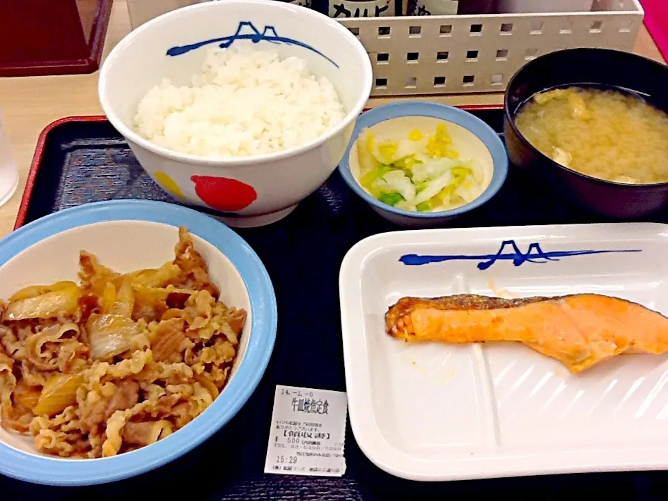 松屋の牛皿焼魚定食🐮🐟|さとう かおりさん