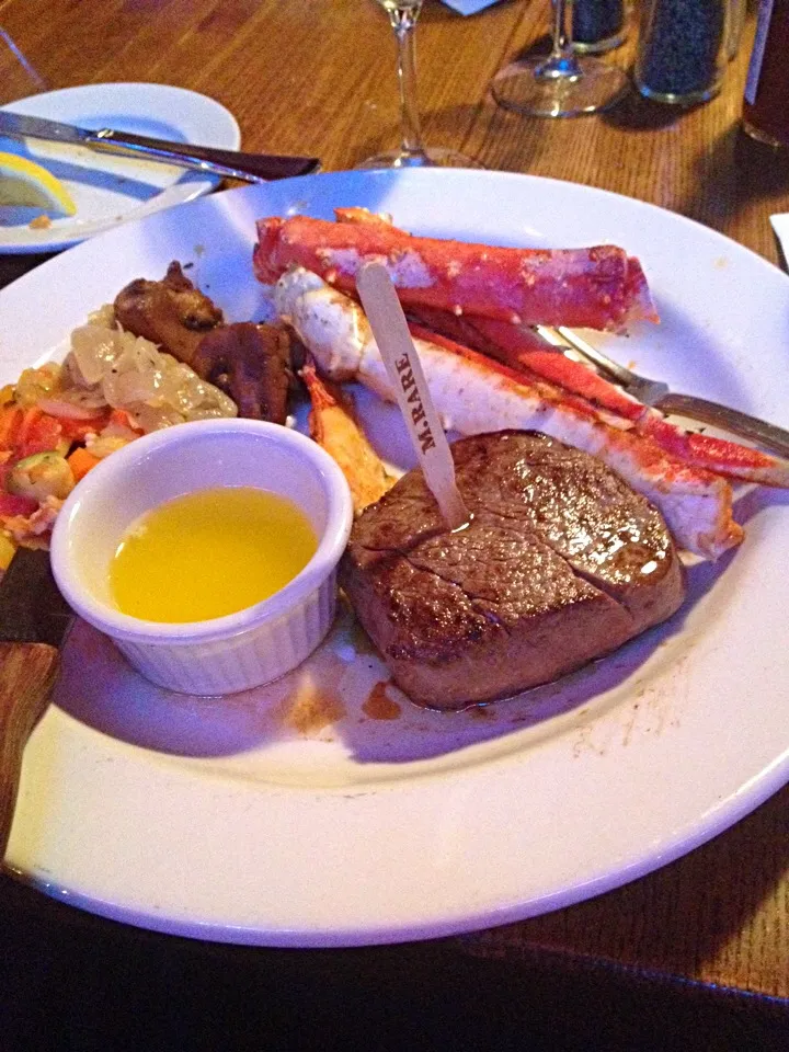 Snapdishの料理写真:Steak and crab|ablasek17さん