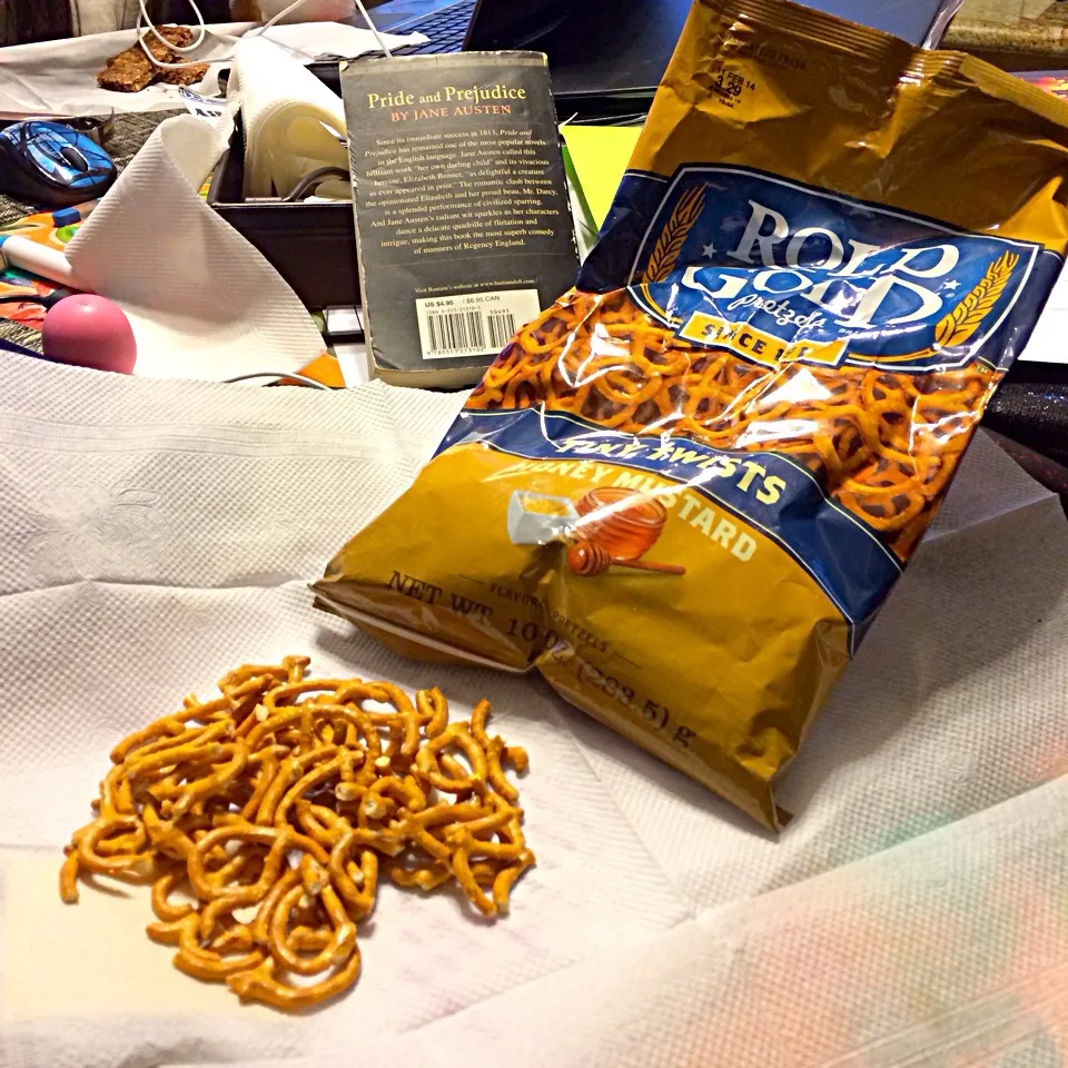 Snapdishの料理写真:Honey mustard pretzels|Irene Hoさん