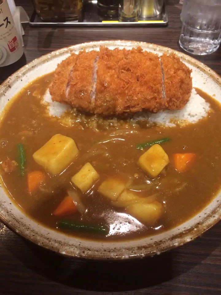 Snapdishの料理写真:とん勝つカレーに野菜トッピング|アクちゃんさん