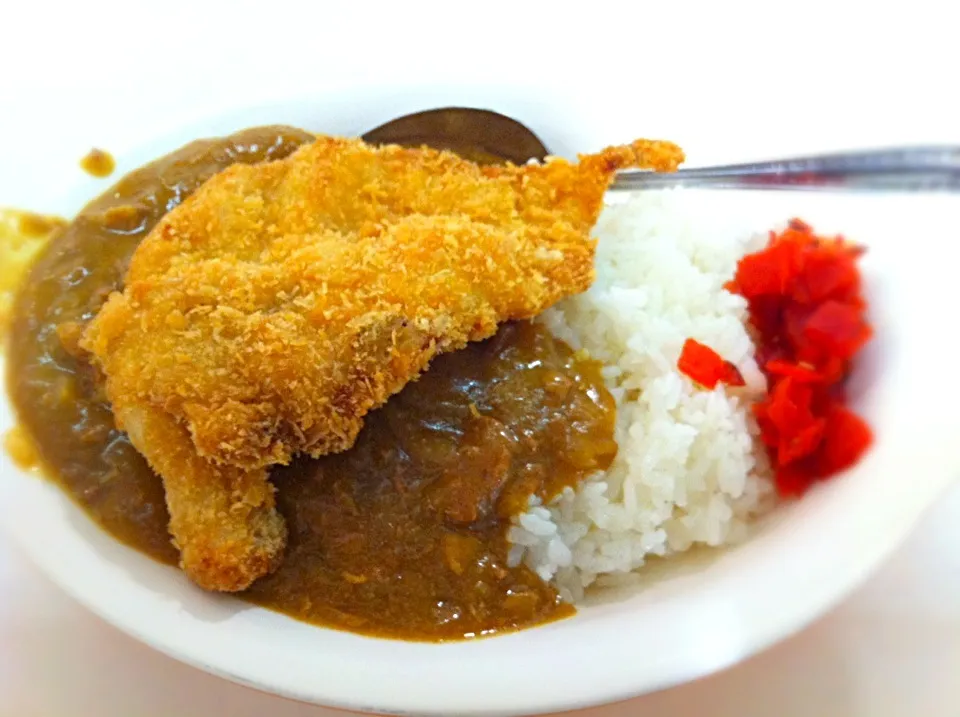 鳥千のフライドチキンをトッピングした、ナカヤマスペシャルカレー！|naokiさん