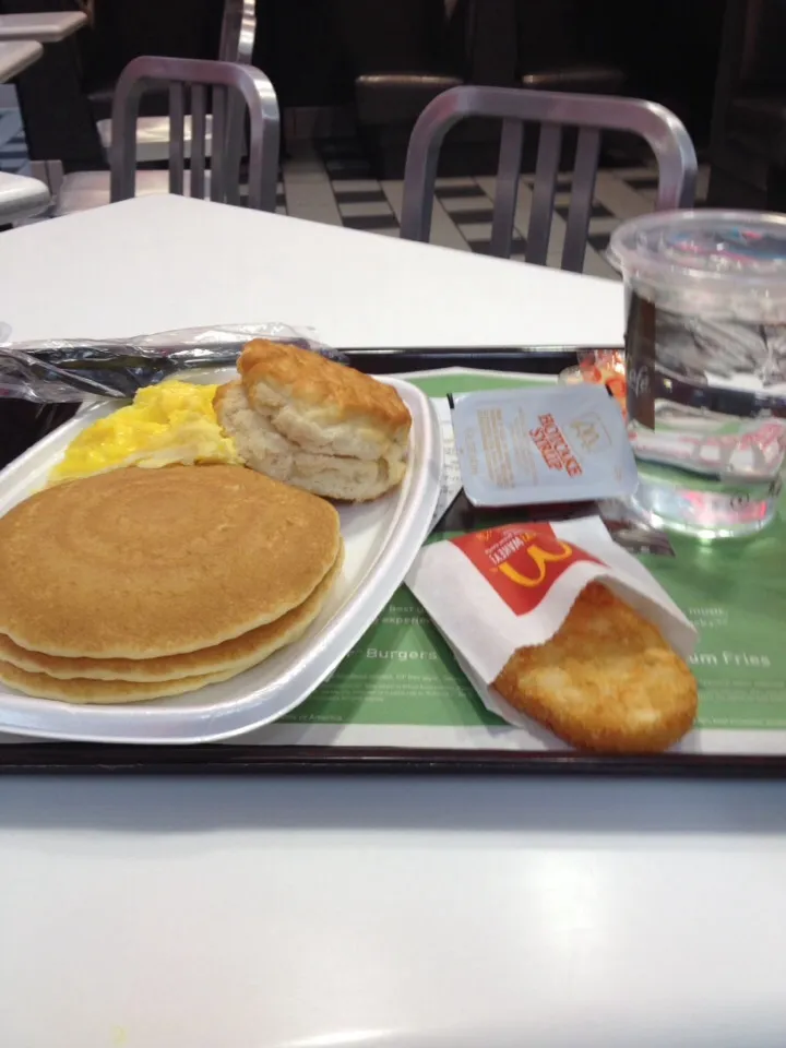 Snapdishの料理写真:McDonald big breakfast pancake eggs sausage and biscuit pancake|canisha1さん