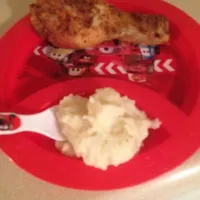 Snapdishの料理写真:Chicken and mash potatoes|canisha1さん