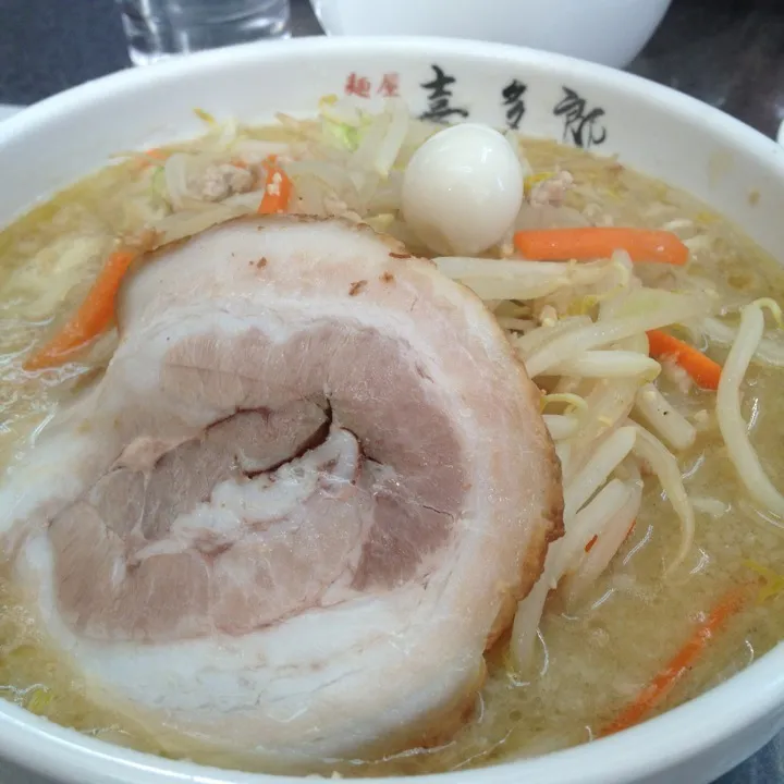 Snapdishの料理写真:味噌ラーメン|izumizakiさん