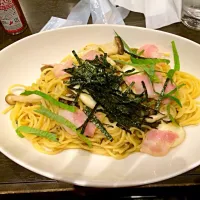 Snapdishの料理写真:キノコとベーコンの和風パスタ|shigekoさん