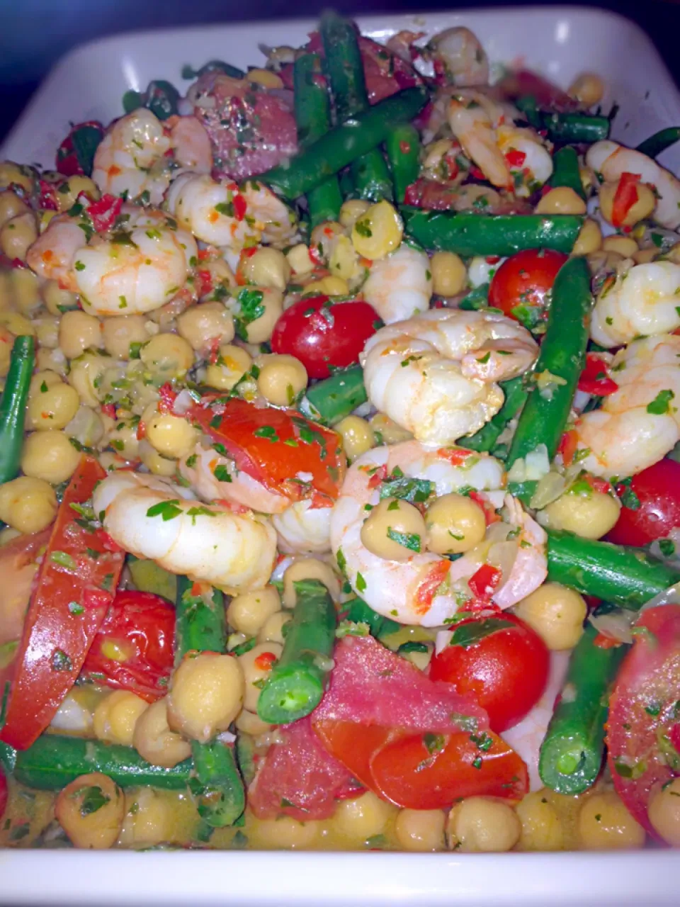 Chilli and garlic prawn salad with  chickpea,  beans, tomato|woodfiredさん