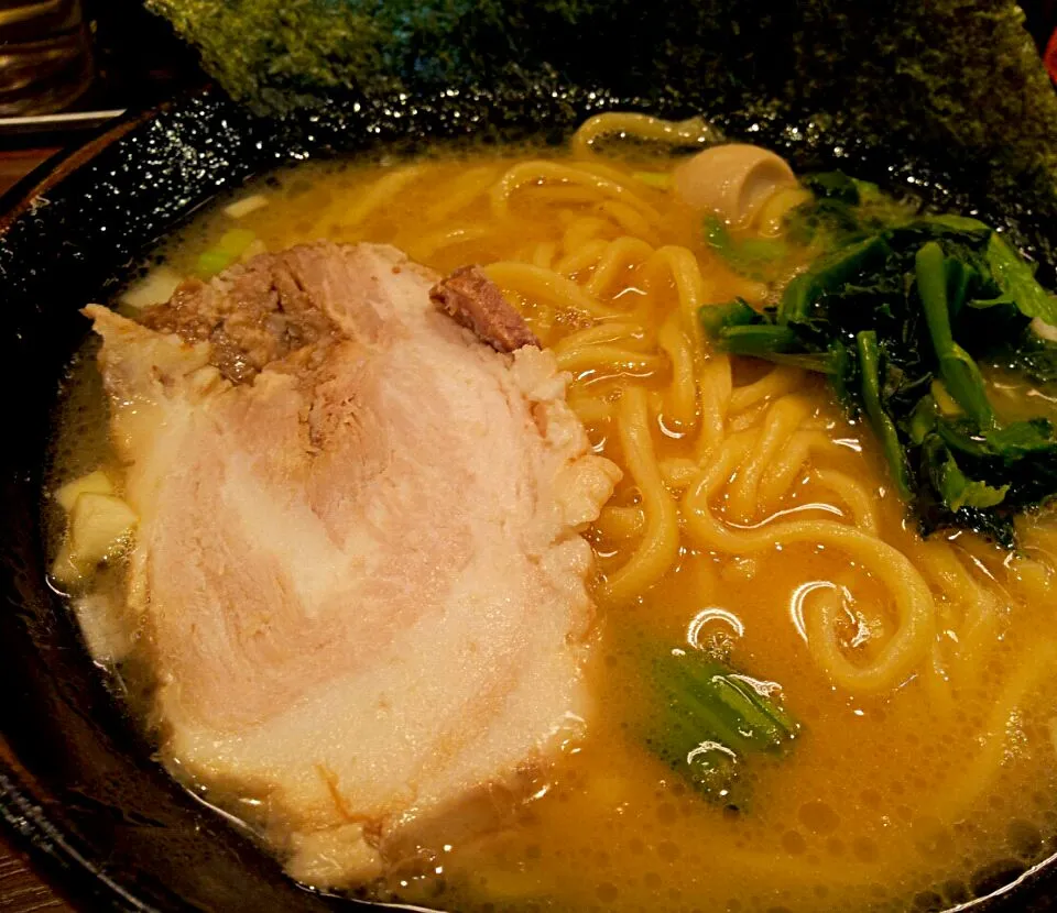 Snapdishの料理写真:綱島商店のラーメン|けんさん