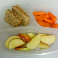 Snapdishの料理写真:PBJ, Baby Carrots, Apples|Emily Berryさん