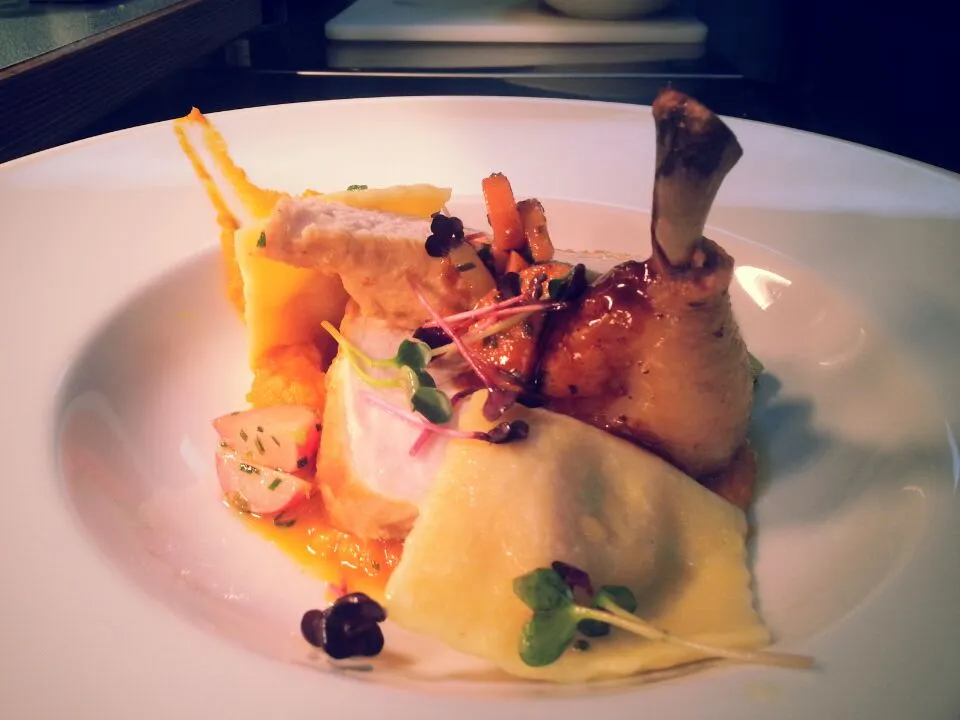 chicken, pumpkin ravioli & puree, vegetables,  jus|SirCookAlotさん