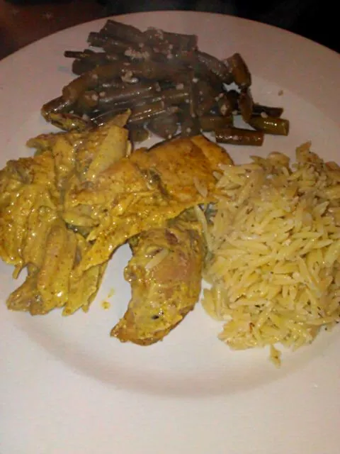 Honey mustard turkey with homemade sauce, Italian garlicky greenbeans, and herbed Orzo.|Polly Gelfusoさん