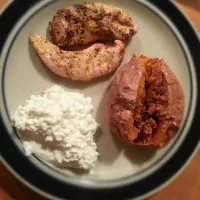 grilled lemon pepper chicken, baked sweet potato w/ butter, brown sugar, cinnamon & cottage cheese|NMorgan:)さん