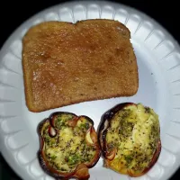 Turkey & Egg Cups, Pear Butter on Wheat Toast|Emily Berryさん