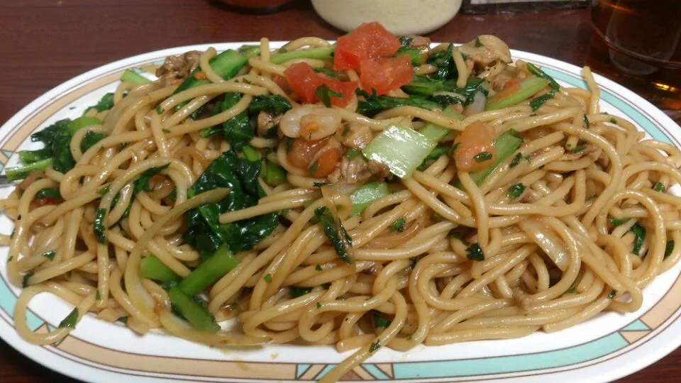 並ばずに入れたのでジャポネで少し早い昼飯。太麺、小松菜、醤油味…ジャリコ美味しい！|SATOSHI OOCHIさん