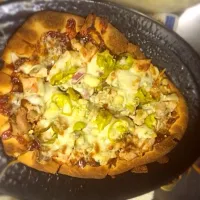 Snapdishの料理写真:Honey BBQ chicken pizza with sweet peppers and bleu cheese|Kirby Gholsonさん