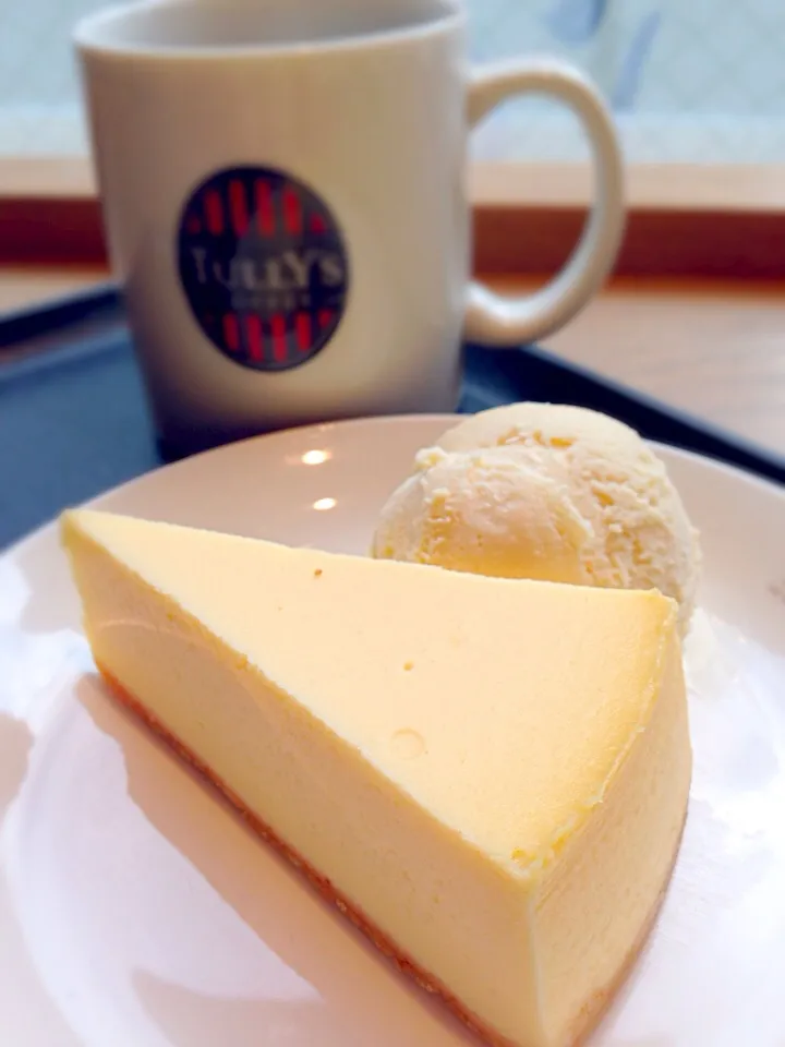 TULLY'Sのスイーツプレート〜NYチーズケーキとホットコーヒー 仕事のお供に|みどりっこさん