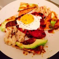 Snapdishの料理写真:Bacon patty, egg, pepper jack mashed, avocado toast points with hot sauce|Kirby Gholsonさん