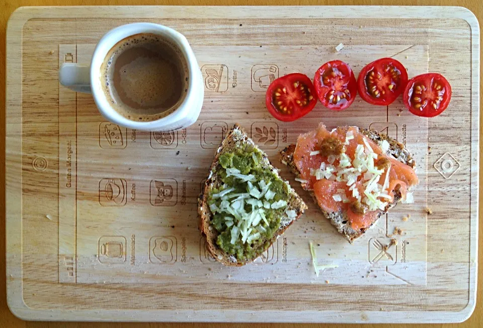 Snapdishの料理写真:Baguette with pesto and raw samon.|Asa Buaさん