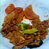 Snapdishの料理写真:claypot rice, steamed broccoli and spicy radish (leftovers)|Isabelle Chungさん