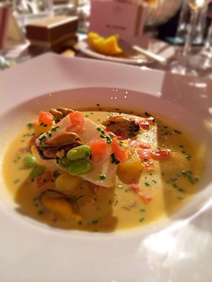 Poached cod fish with mussel saffron broth|Mak Toniさん