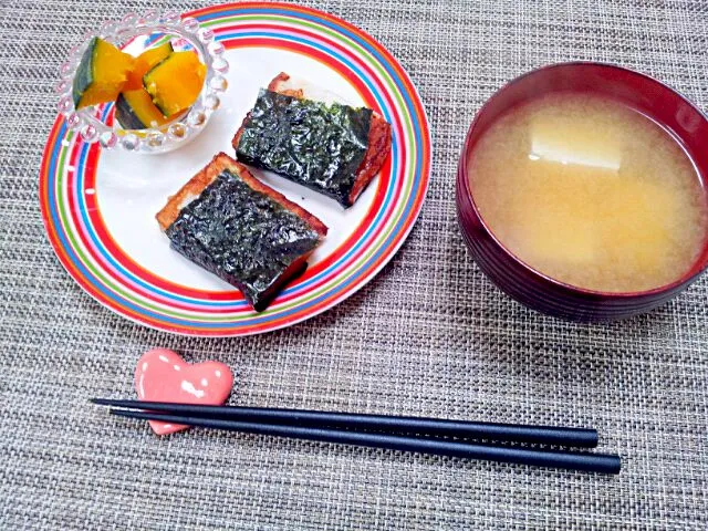 今日の朝食 焼き餅、かぼちゃの塩麹煮、豆腐の味噌汁|pinknari🐰🌈さん