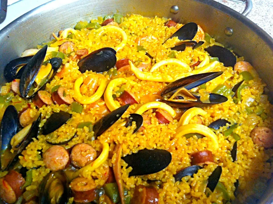 Paella / パエリア、冷蔵庫と冷凍庫にあるものでがっさりと。|mamakumiさん