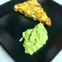 Snapdishの料理写真:Black bean nacho pizza with guacamole :)|jennさん