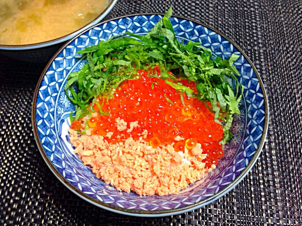 いくらとシャケの親子丼|ちびさん