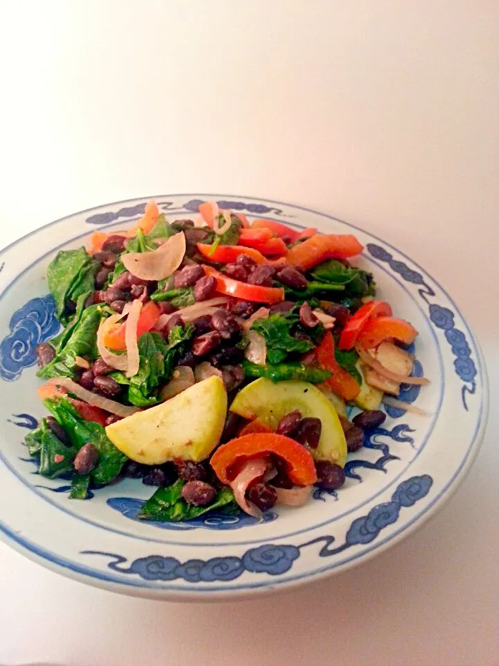 beans, veggies, and mushrooms|Melissa Mackeyさん