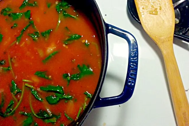 Snapdishの料理写真:tomato,  kale, white bean soup|Melissa Mackeyさん