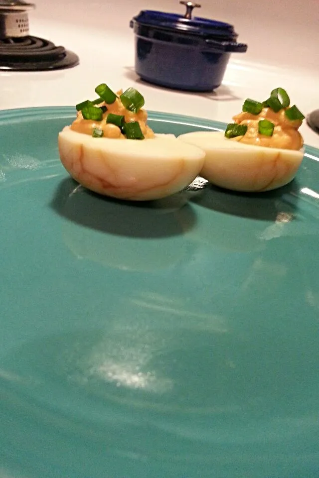 Snapdishの料理写真:sriracha deviled tea eggs|Melissa Mackeyさん