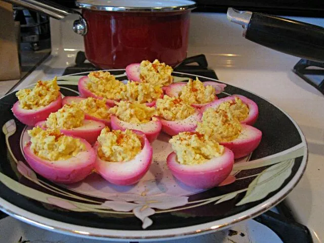 Snapdishの料理写真:deviled beet pickled eggs|Melissa Mackeyさん