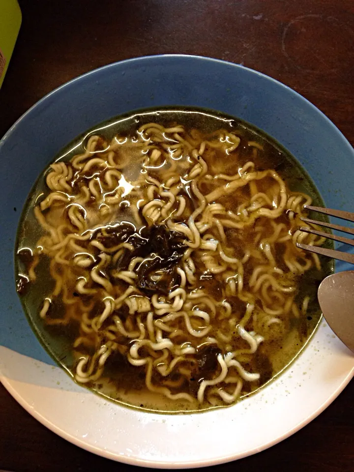 Snapdishの料理写真:Olive vege mee soup|Evonne Teoさん