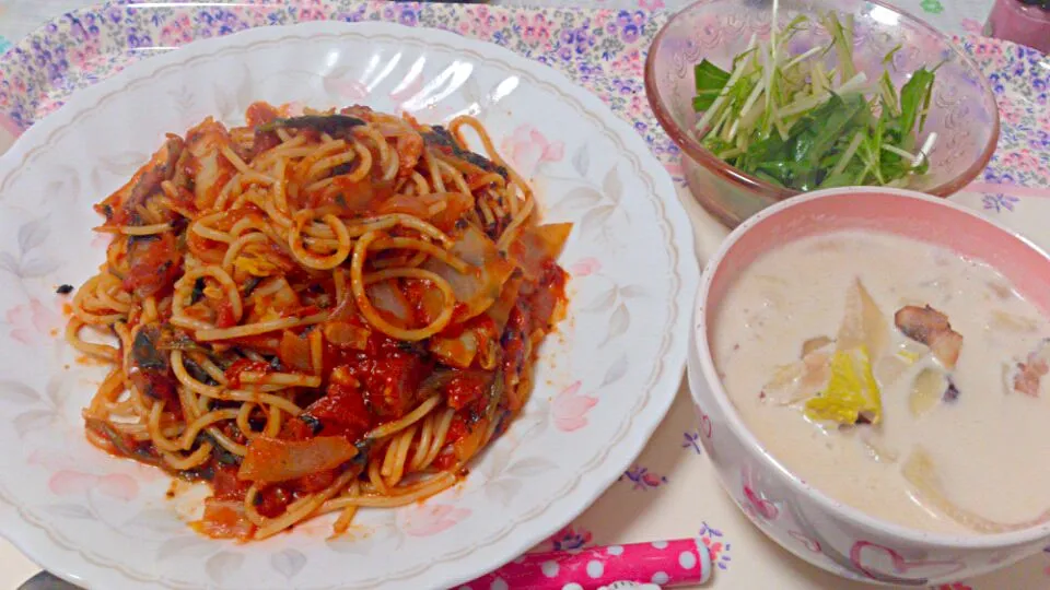 Snapdishの料理写真:ほうれん草のトマトソースパスタ|あゆみさん