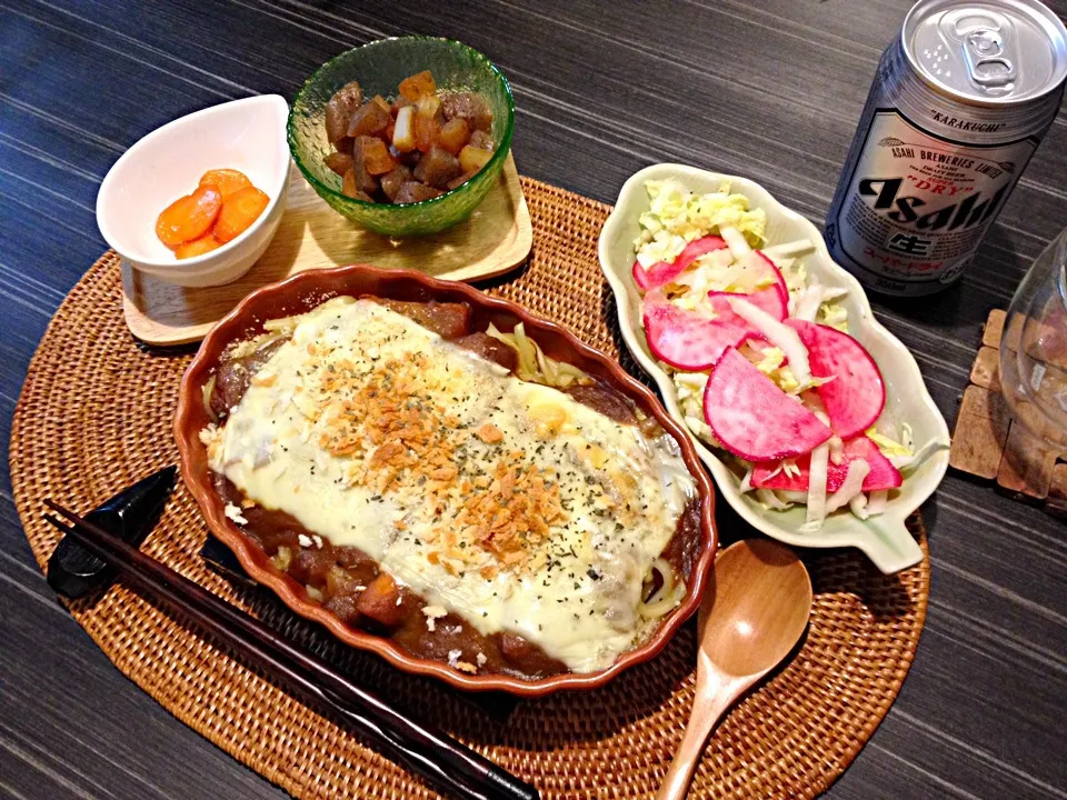 カレーうどんドリア、赤カブと白菜サラダ、蒟蒻と大根甘辛煮。|かれんさん