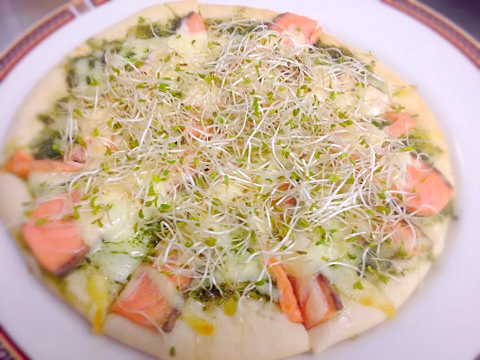 Smoked salmon pesto pizza|Jo Aquinoさん