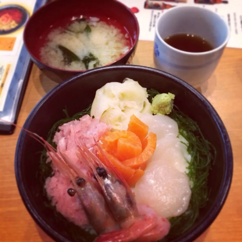 海鮮丼|たぬぬさん