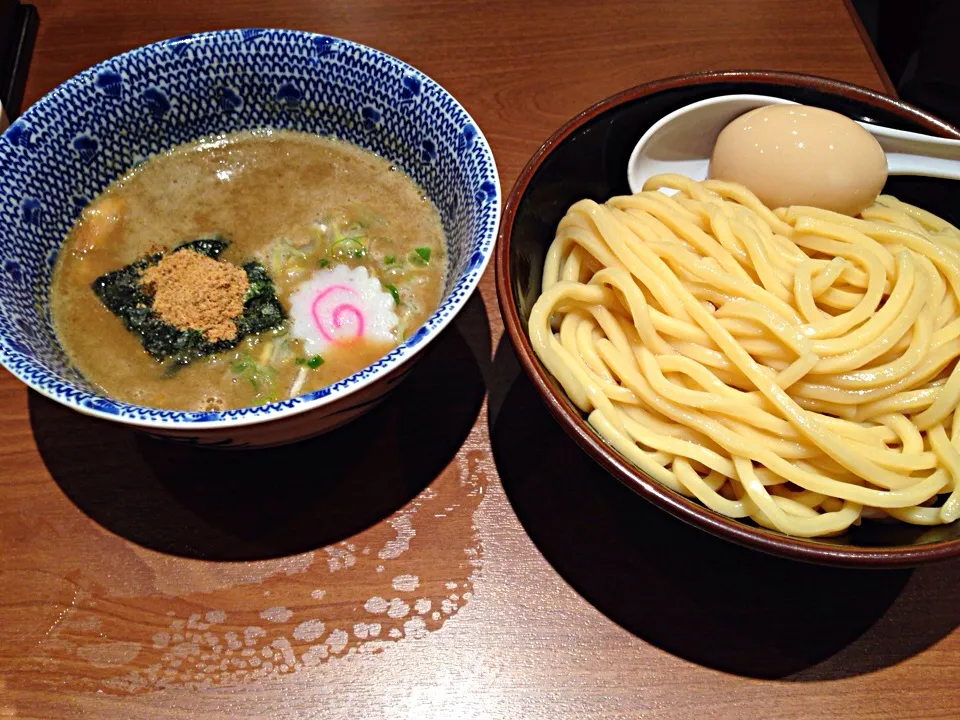 六厘舎の味玉つけ麺|小林 均さん