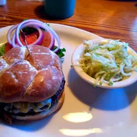 Classic Cheese burger with fennel slaw|Greenbeerさん