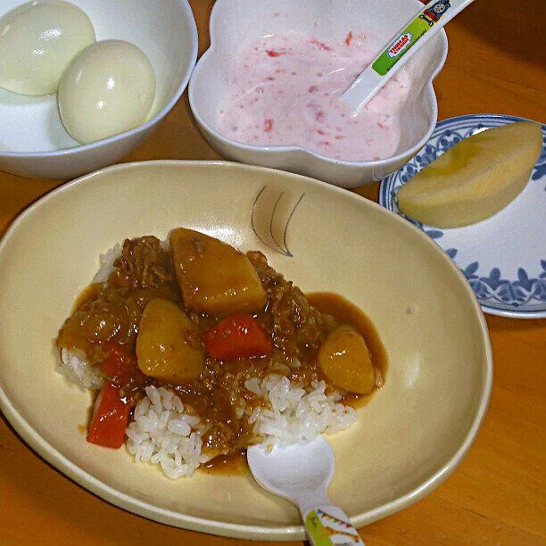 朝カレー
朝フルーツはりんご(o^－^o)
ゆで卵は炊飯器で一緒に(*^^*)|ふみぃさん