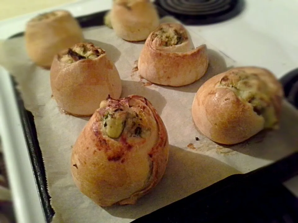 Snapdishの料理写真:Potato knish with leeks and spinach|Fe's kitchenさん