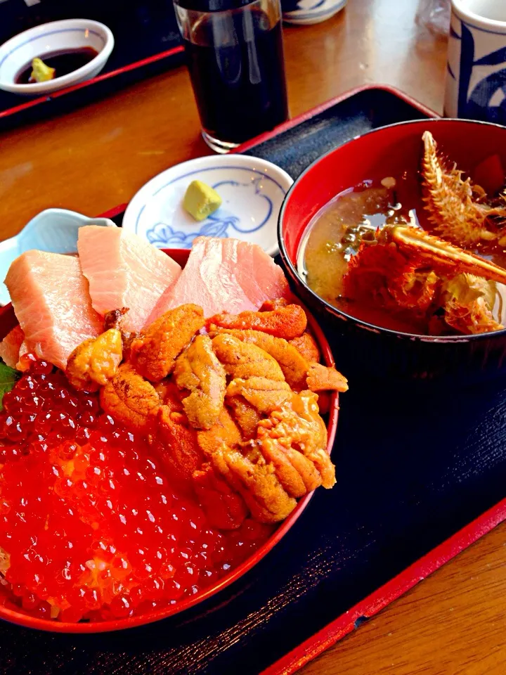 Snapdishの料理写真:ウニ イクラ 中トロ丼|Tatsuyaさん