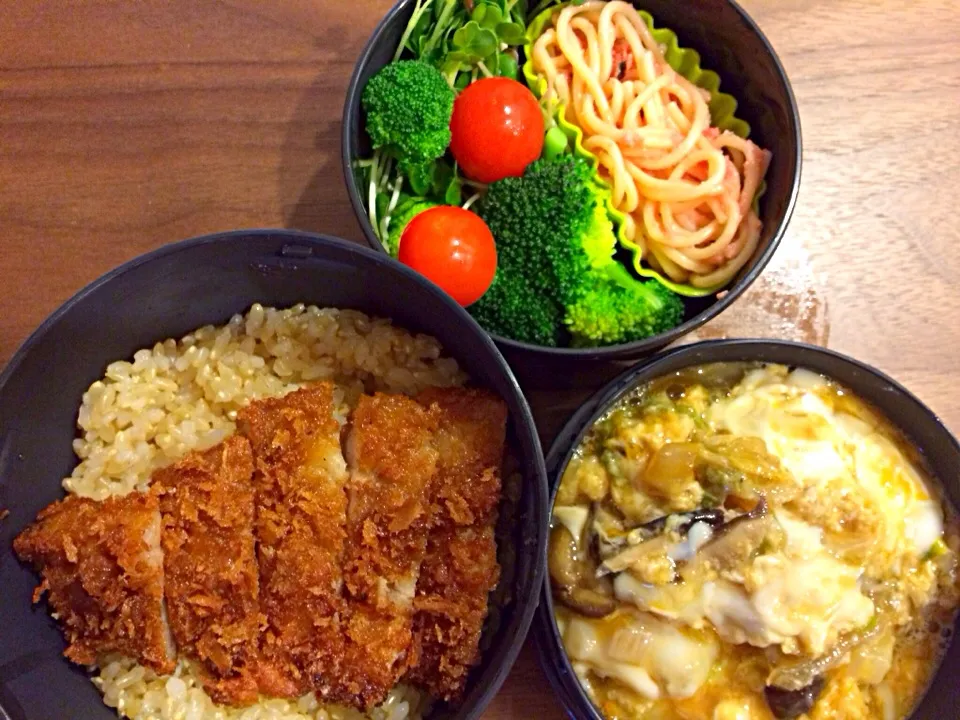 カツ丼、たらこスパゲティ、ブロッコリー、貝割れ、プチトマトのサラダ|えぴもんさん