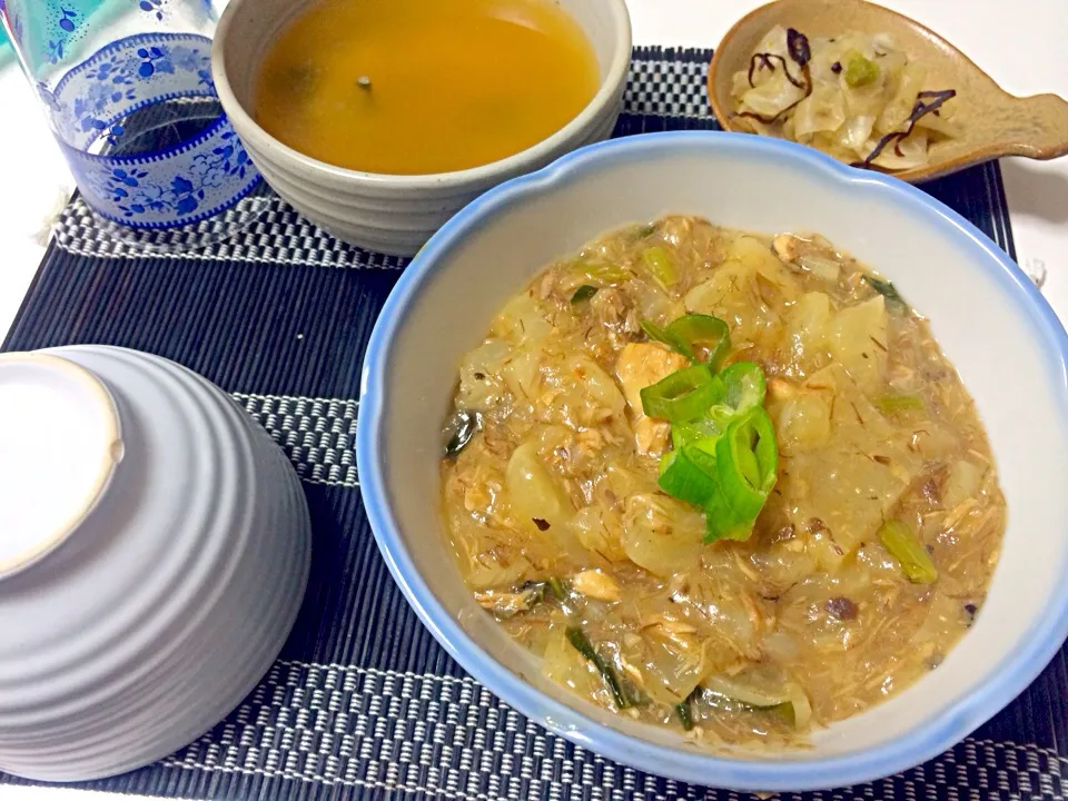 サバ味噌缶の大根とカブのそぼろあんかけと塩昆布とカブの柚子胡椒和え|ここあさん