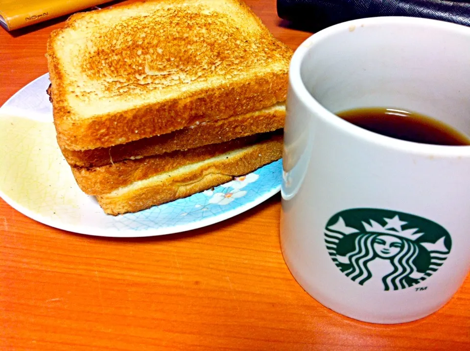 Snapdishの料理写真:Sweet potato toast with maple syrup|JennySKさん